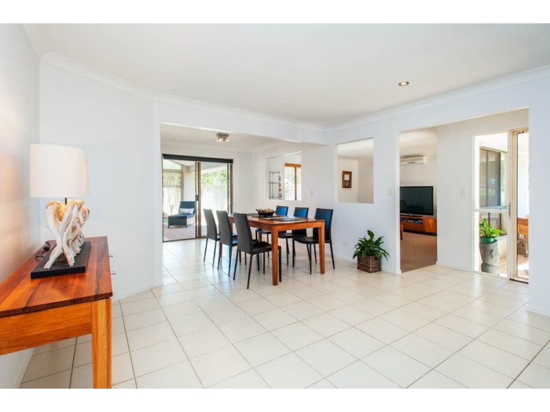 28 Sundown Drive, Paradise Point QLD 4216