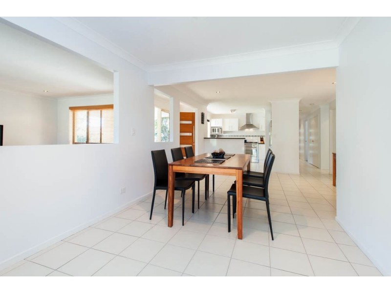 28 Sundown Drive, Paradise Point QLD 4216