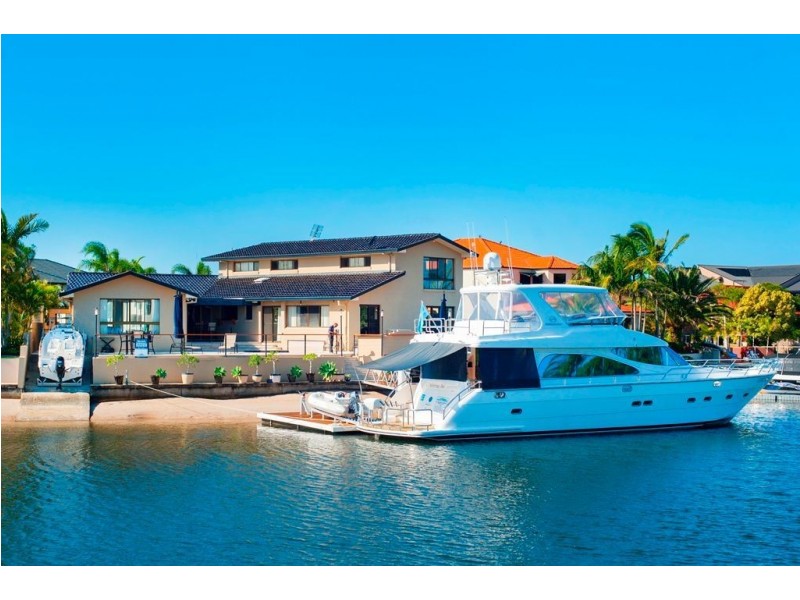 32 Daru Avenue, Runaway Bay QLD 4216