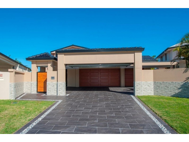 32 Daru Avenue, Runaway Bay QLD 4216