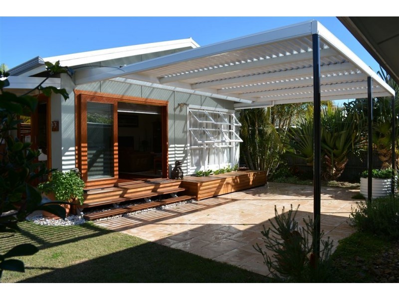 25 Bellevue Parade, Labrador QLD 4215