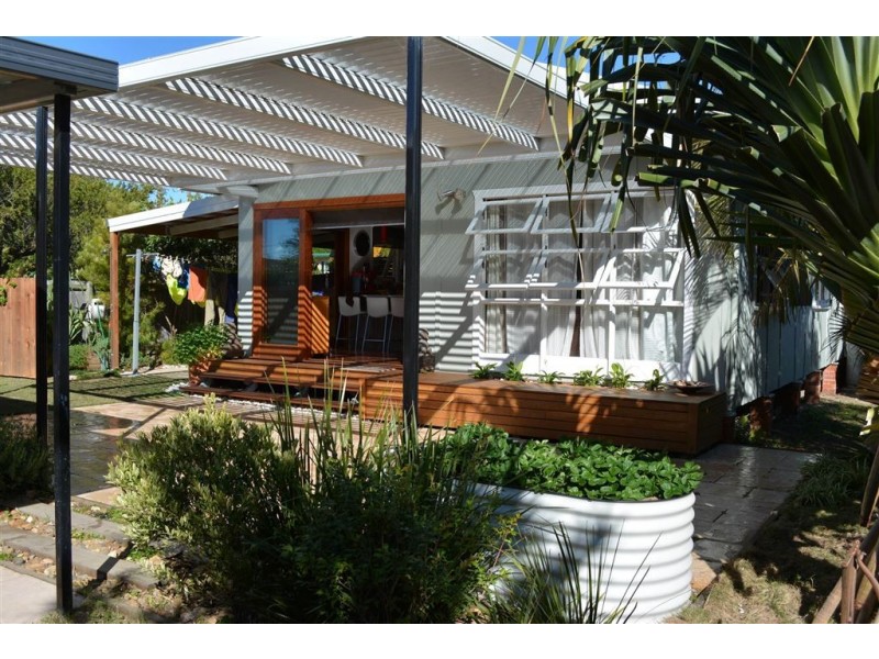 25 Bellevue Parade, Labrador QLD 4215