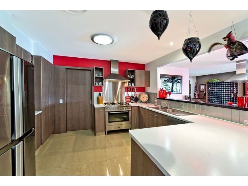 20 Namatjira Court, Broadbeach Waters QLD 4218