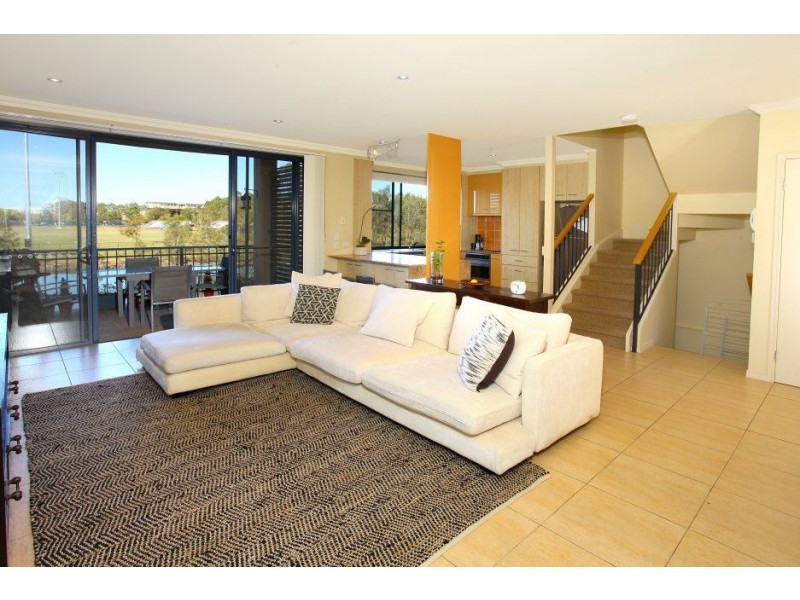 24/4 University Drive, Robina QLD 4226
