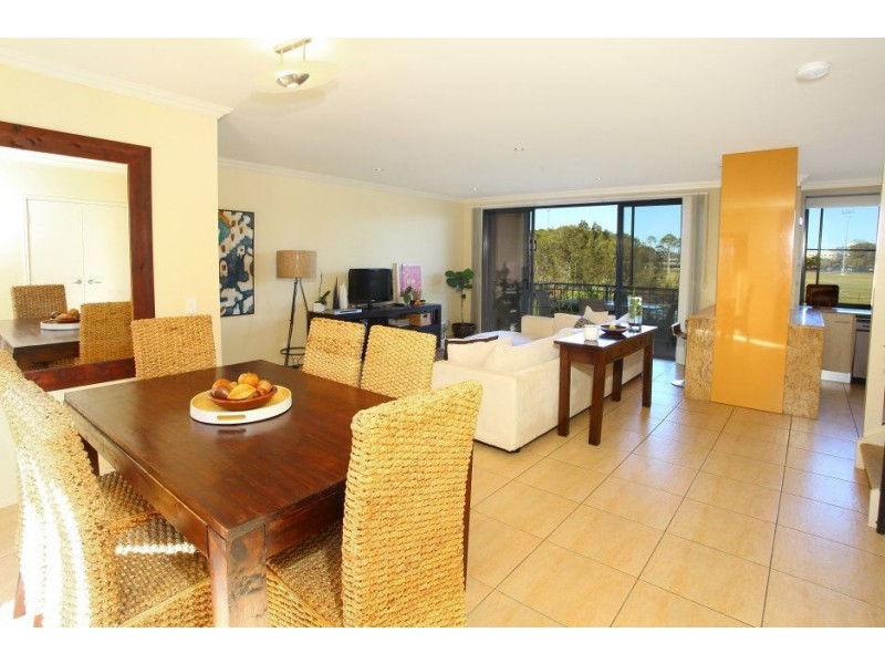 24/4 University Drive, Robina QLD 4226