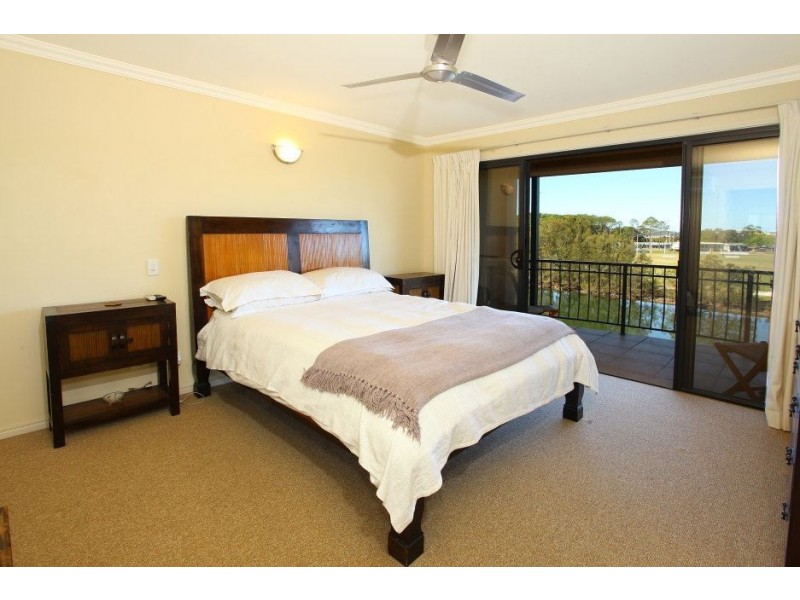 24/4 University Drive, Robina QLD 4226