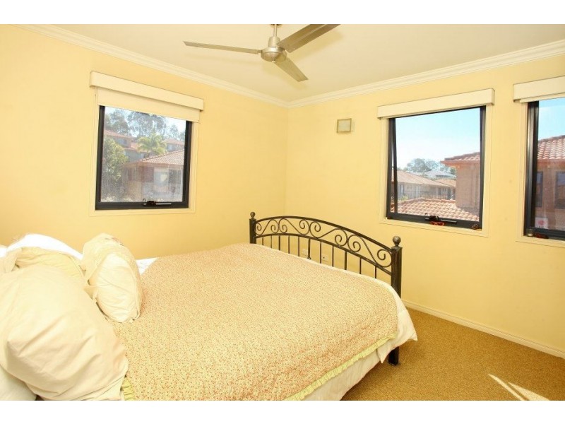 24/4 University Drive, Robina QLD 4226