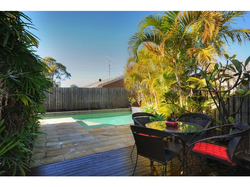 2/5 Pheasant Court, Miami QLD 4220
