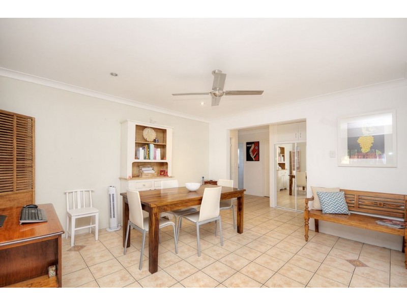 2/5 Pheasant Court, Miami QLD 4220