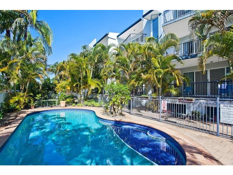 9/30-36 Burra Street, Chevron Island QLD 4217