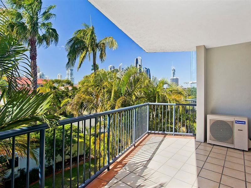 9/30-36 Burra Street, Chevron Island QLD 4217