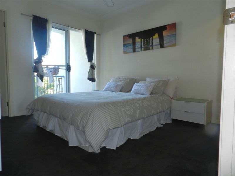 9/30-36 Burra Street, Chevron Island QLD 4217