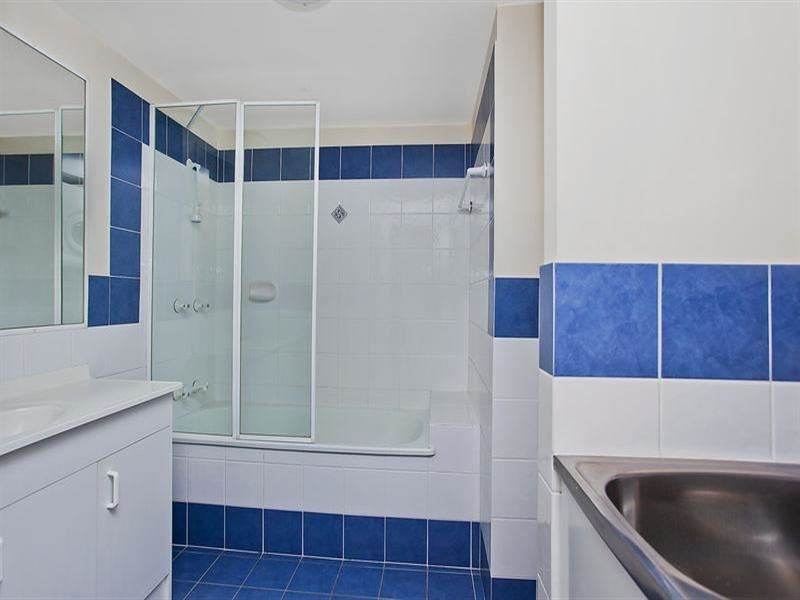 9/30-36 Burra Street, Chevron Island QLD 4217