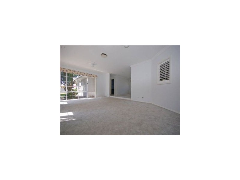 3 Cheviot Close, Benowa QLD 4217