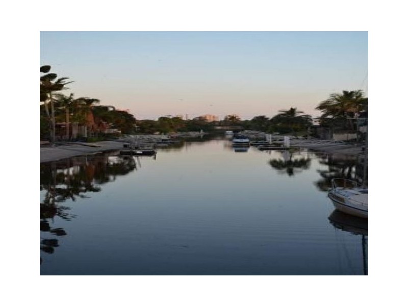 160 Monaco Street, Broadbeach Waters QLD 4218