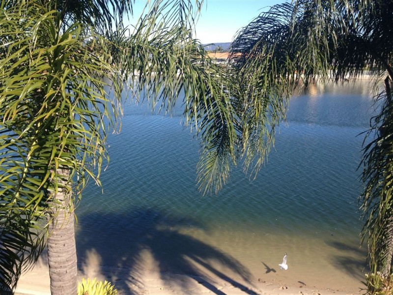 17 Duet Drive, Mermaid Waters QLD 4218