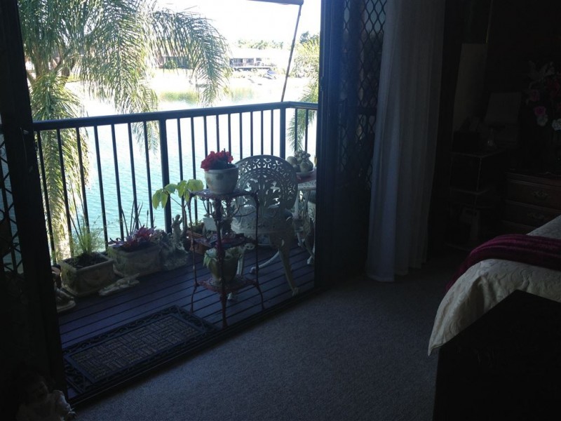 17 Duet Drive, Mermaid Waters QLD 4218