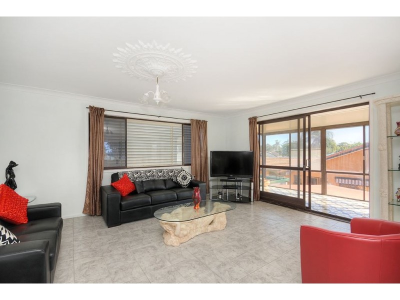 2/13 Craft Court, Miami QLD 4220