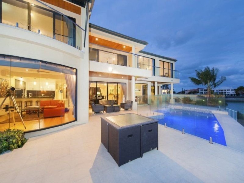 26 Brittanic Crescent, Sovereign Islands QLD 4216