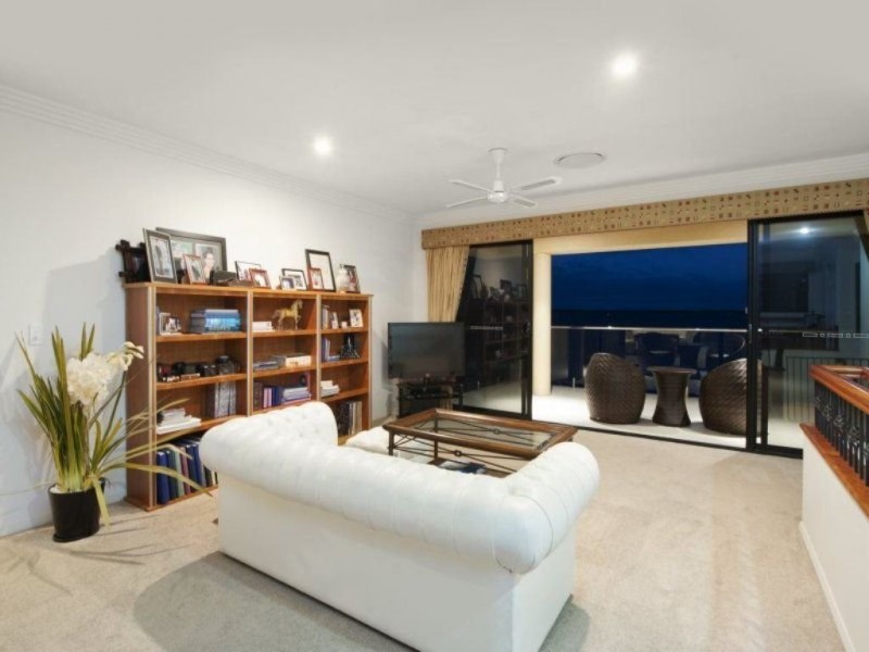 26 Brittanic Crescent, Sovereign Islands QLD 4216