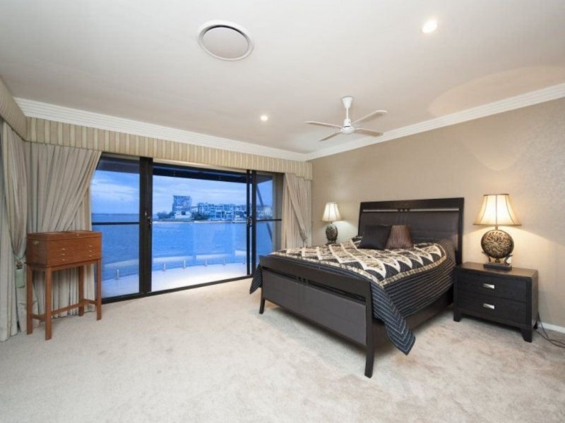 26 Brittanic Crescent, Sovereign Islands QLD 4216
