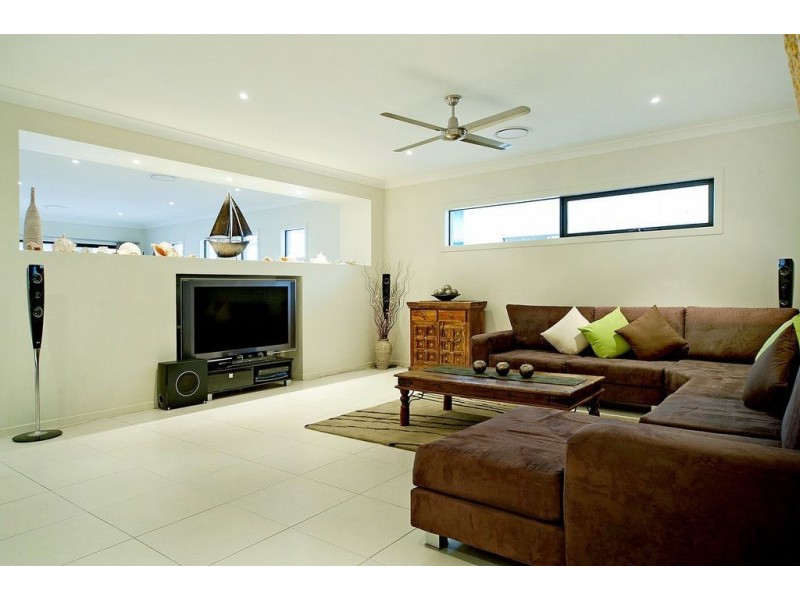 103 Compass Drive, Biggera Waters QLD 4216