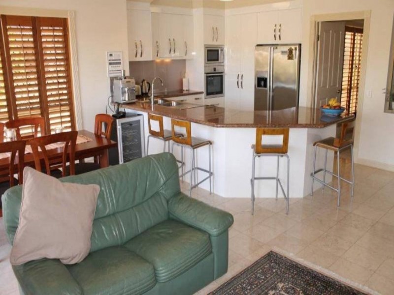 26/40 Cotlew Street East, Southport QLD 4215