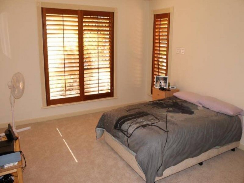 26/40 Cotlew Street East, Southport QLD 4215