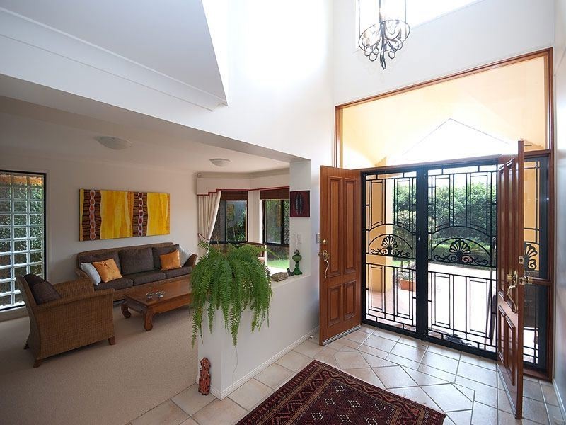 14 Cleland Crescent, Broadbeach Waters QLD 4218