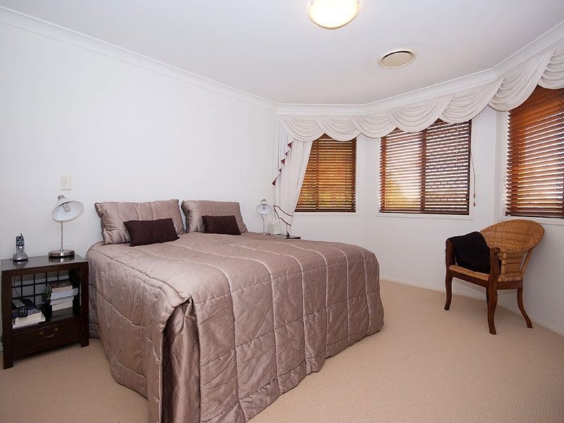 14 Cleland Crescent, Broadbeach Waters QLD 4218