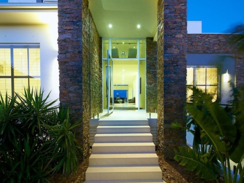 60 Knightsbridge Parade East, Sovereign Islands QLD 4216