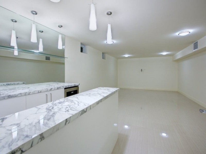 60 Knightsbridge Parade East, Sovereign Islands QLD 4216