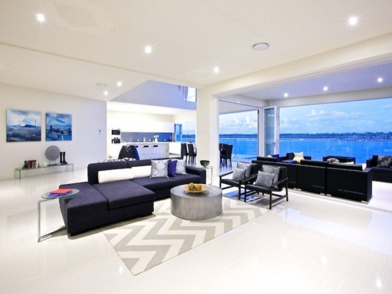 60 Knightsbridge Parade East, Sovereign Islands QLD 4216