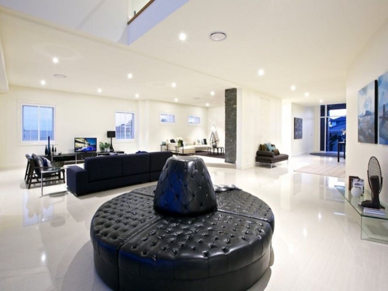 60 Knightsbridge Parade East, Sovereign Islands QLD 4216