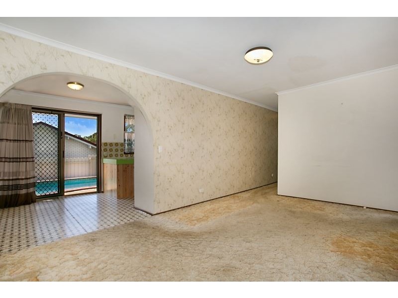 11 Mediterranean Drive, Benowa QLD 4217