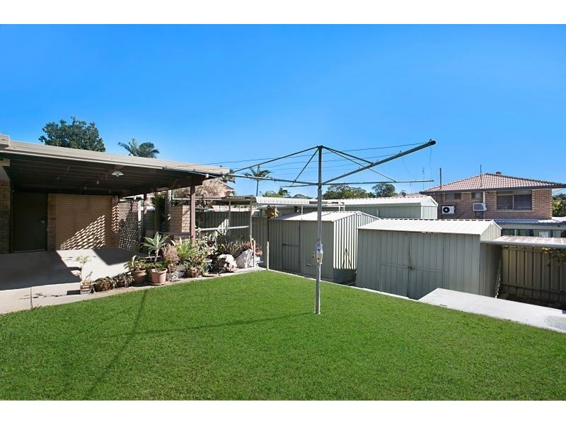 11 Mediterranean Drive, Benowa QLD 4217