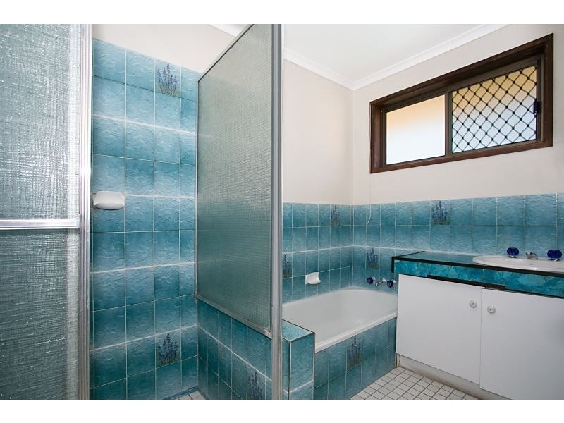 11 Mediterranean Drive, Benowa QLD 4217