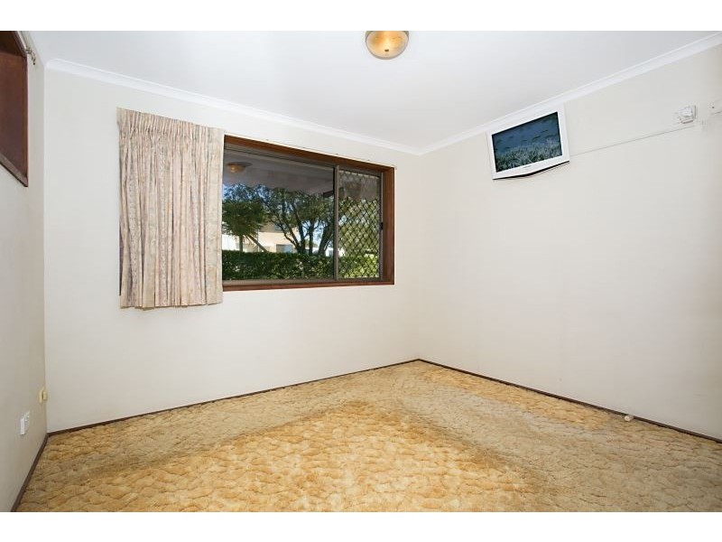 11 Mediterranean Drive, Benowa QLD 4217