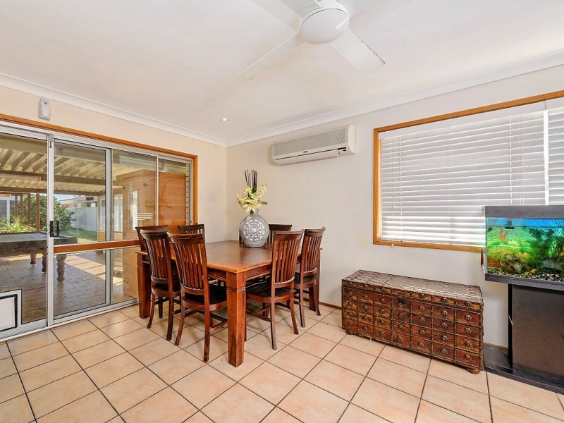 3 Andrea Avenue, Broadbeach Waters QLD 4218