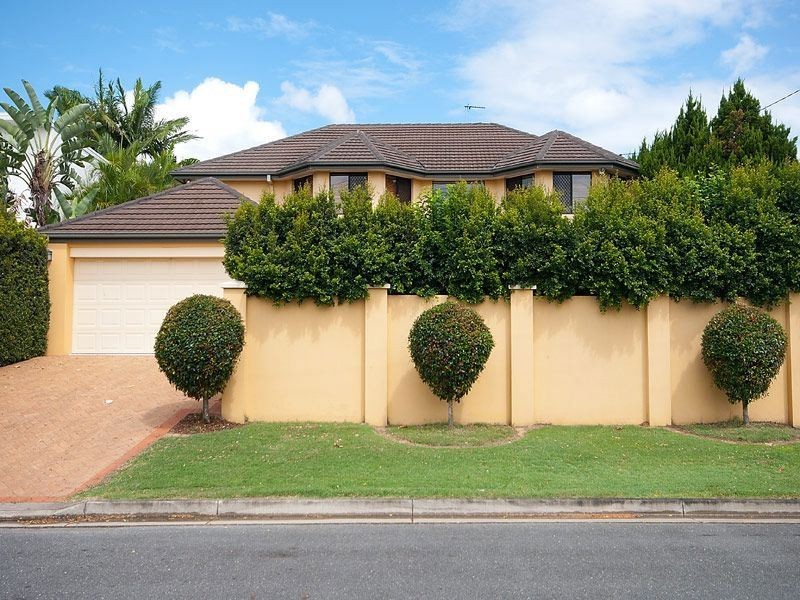 14 Cleland Crescent, Broadbeach Waters QLD 4218