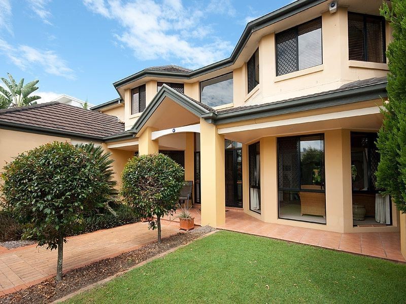 14 Cleland Crescent, Broadbeach Waters QLD 4218