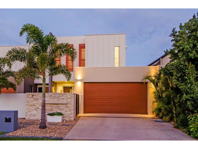 2/37 Compass Drive, Biggera Waters QLD 4216