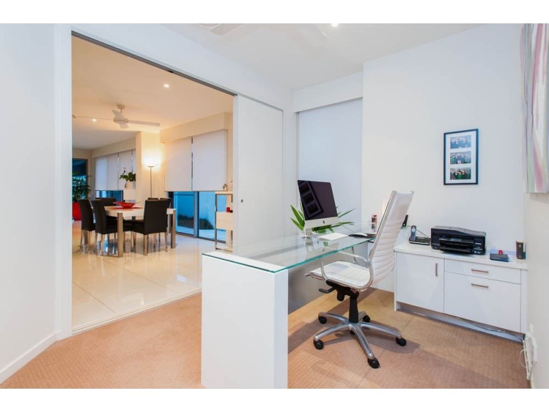 2/37 Compass Drive, Biggera Waters QLD 4216