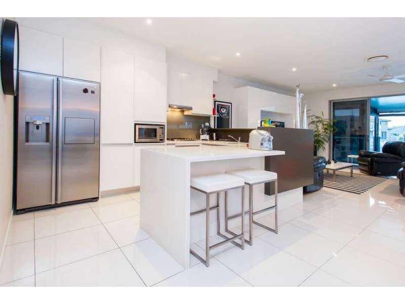 2/37 Compass Drive, Biggera Waters QLD 4216