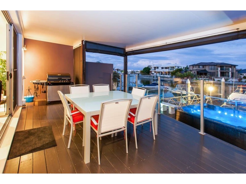 2/37 Compass Drive, Biggera Waters QLD 4216