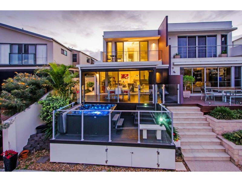 2/37 Compass Drive, Biggera Waters QLD 4216