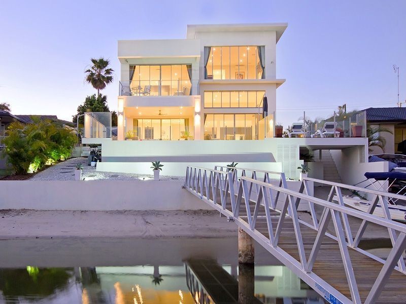 8 Binda Place, Sorrento QLD 4217