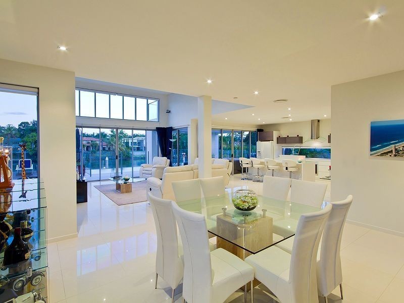 8 Binda Place, Sorrento QLD 4217