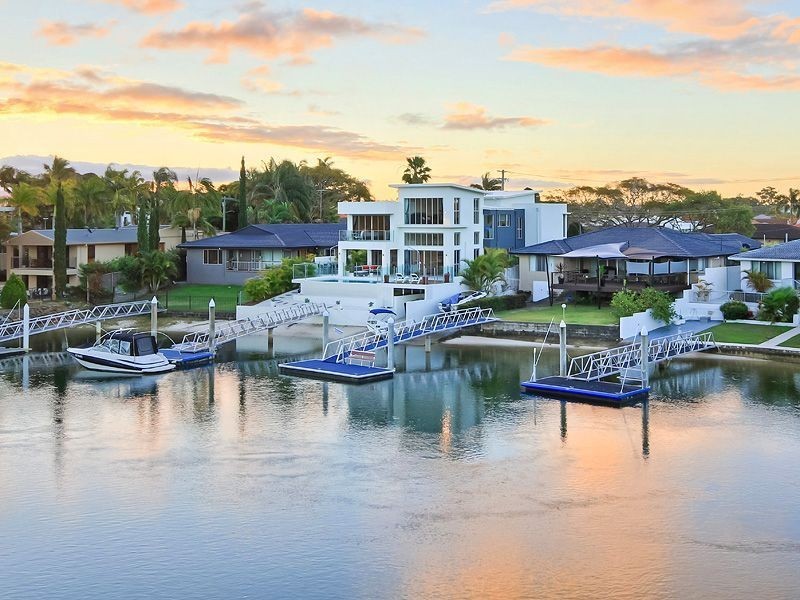 8 Binda Place, Sorrento QLD 4217