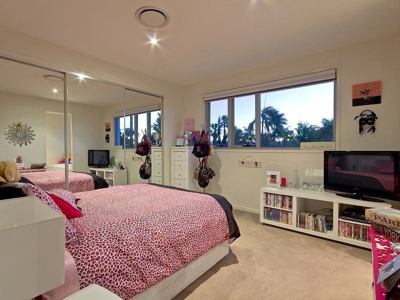 8 Binda Place, Sorrento QLD 4217